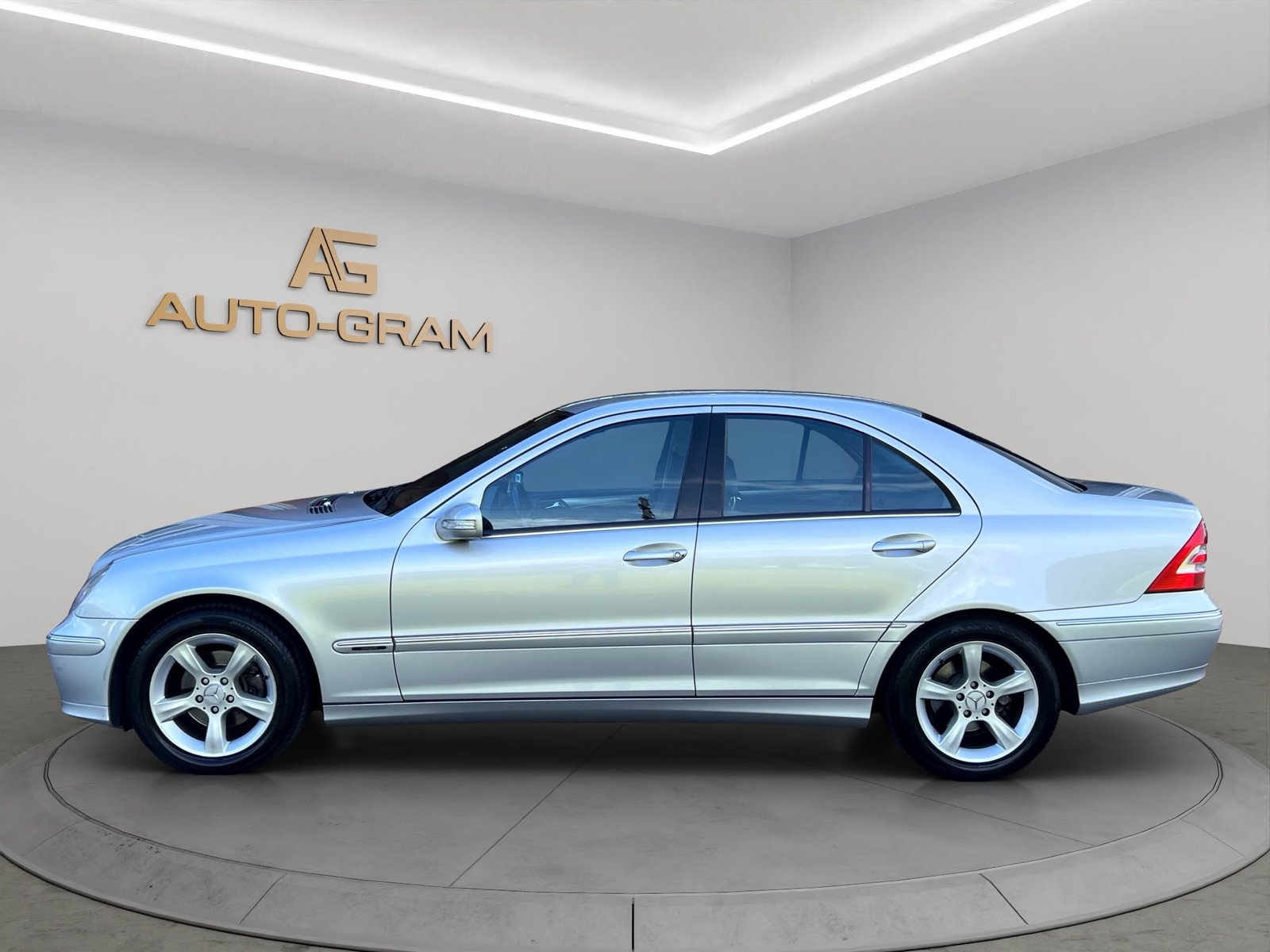 MERCEDES-BENZ C 180 Kompressor Avantgarde, Essence, Occasion / Utilisé, Automatique - 2