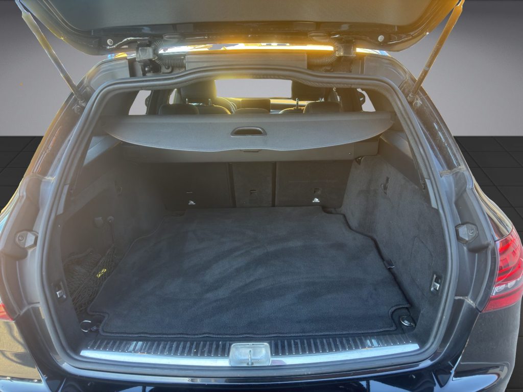 MERCEDES-BENZ C 200 Swiss Star AMG Line 4matic Combi, Mild-Hybrid Petrol/Electric, Second hand / Used, Automatic - 6