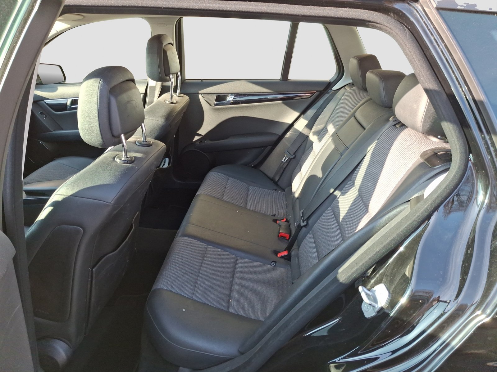 MERCEDES-BENZ C 200 CGI BlueEfficiency Automatic, Petrol, Second hand / Used, Automatic - 7