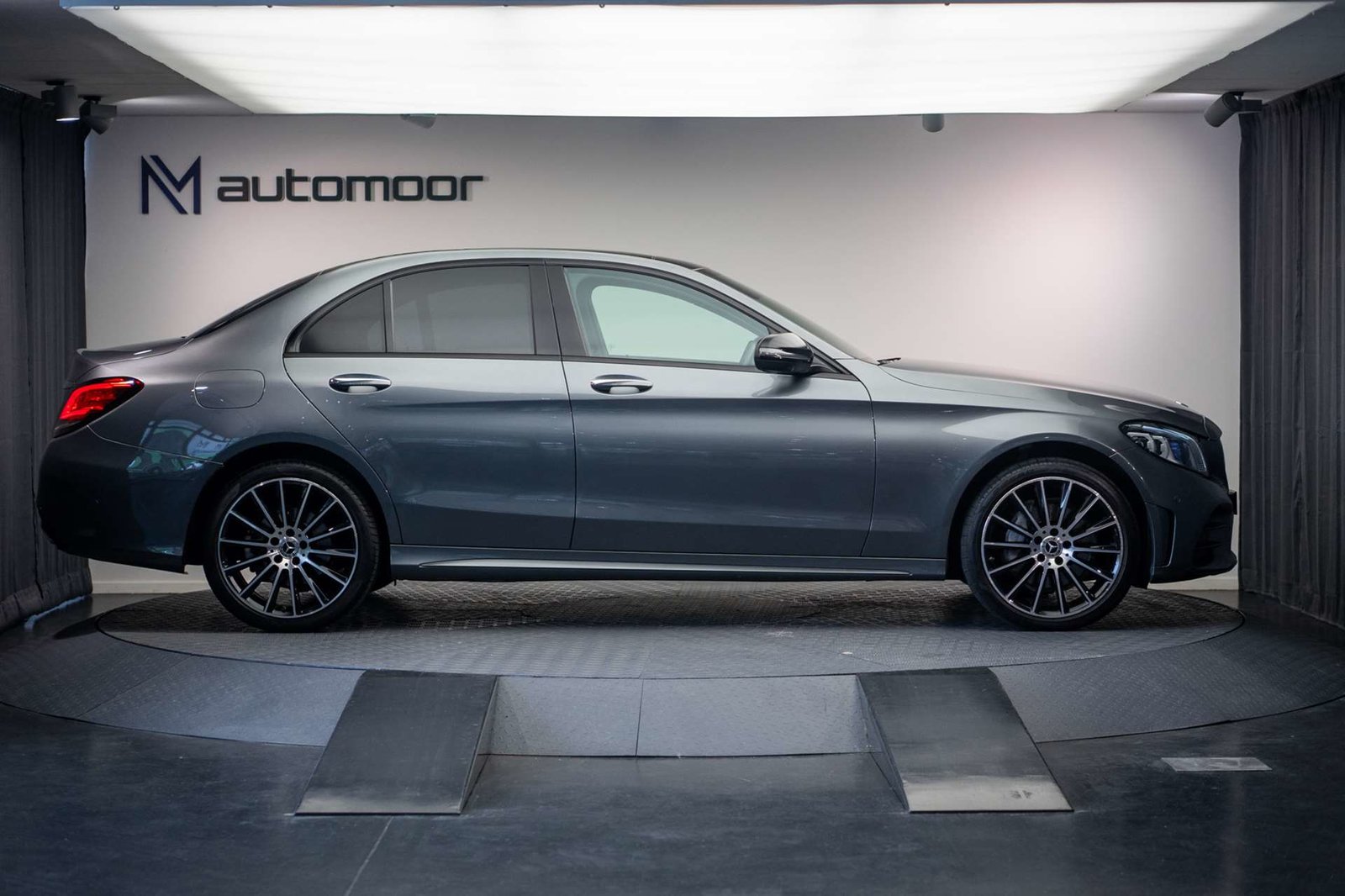 MERCEDES-BENZ C 200 Swiss Star AMG Line 4Matic 9G-Tronic *Burmester* *Pano, Mild-Hybrid Benzin/Elektro, Occasion / Gebraucht, Automat - 4