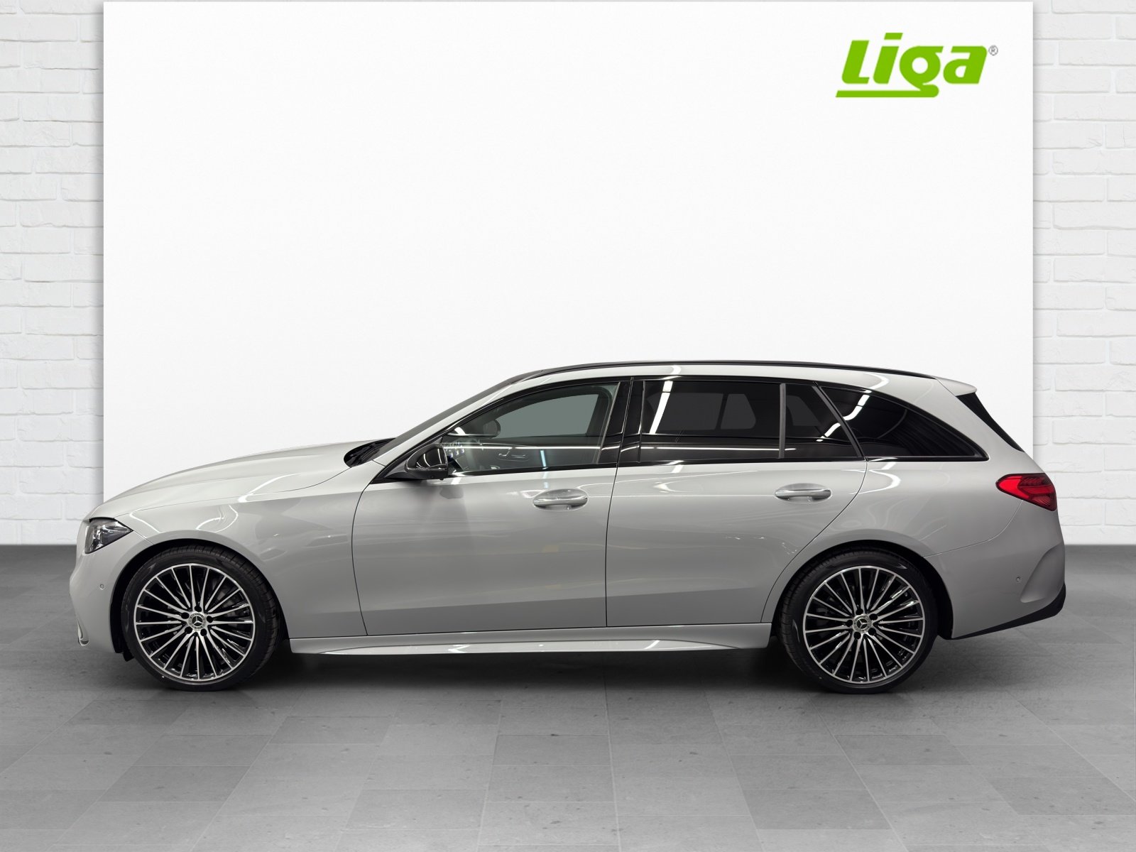 MERCEDES-BENZ C 220 d AMG Line 4Matic T- Modell Swiss Star