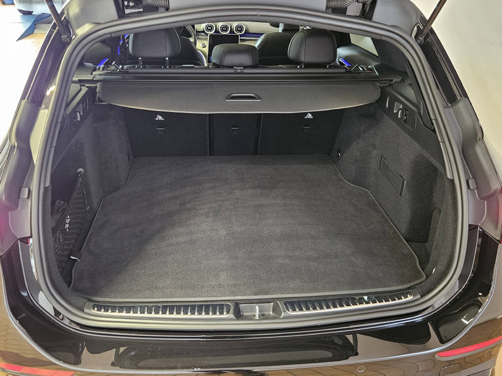 MERCEDES-BENZ C 220 d 4Matic Kombi AMG Line Swiss Star, Mild-Hybrid Diesel/Electric, Second hand / Used, Automatic - 4