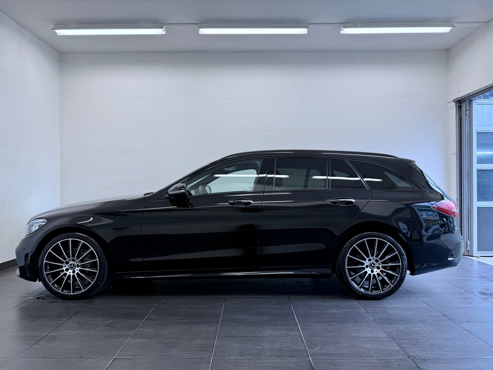 MERCEDES-BENZ C 220 d AMG 4Matic Line 9G-Tronic, Diesel, Second hand / Used, Automatic - 6