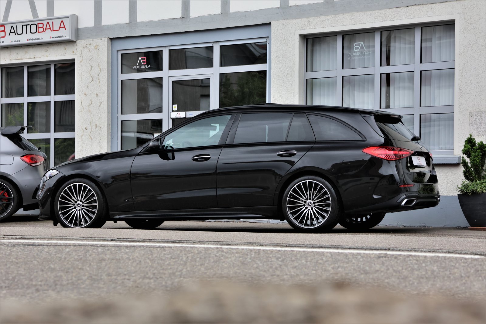 MERCEDES-BENZ C 220 d T 4Matic AMG Line, Mild-Hybrid Diesel/Elektro, Occasion / Gebraucht, Automatik - 4