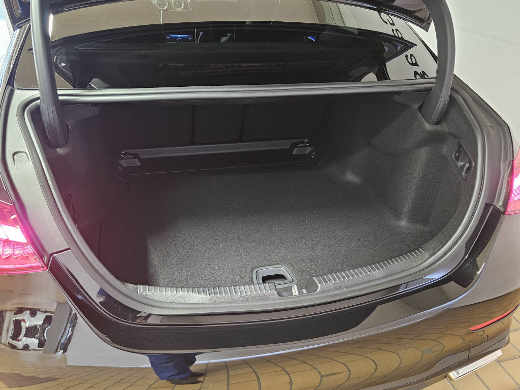 MERCEDES-BENZ C 220 d 4Matic Limousine AMG Line Swiss Star, Mild-Hybrid Diesel/Elektro, Occasion / Gebraucht, Automatik - 4