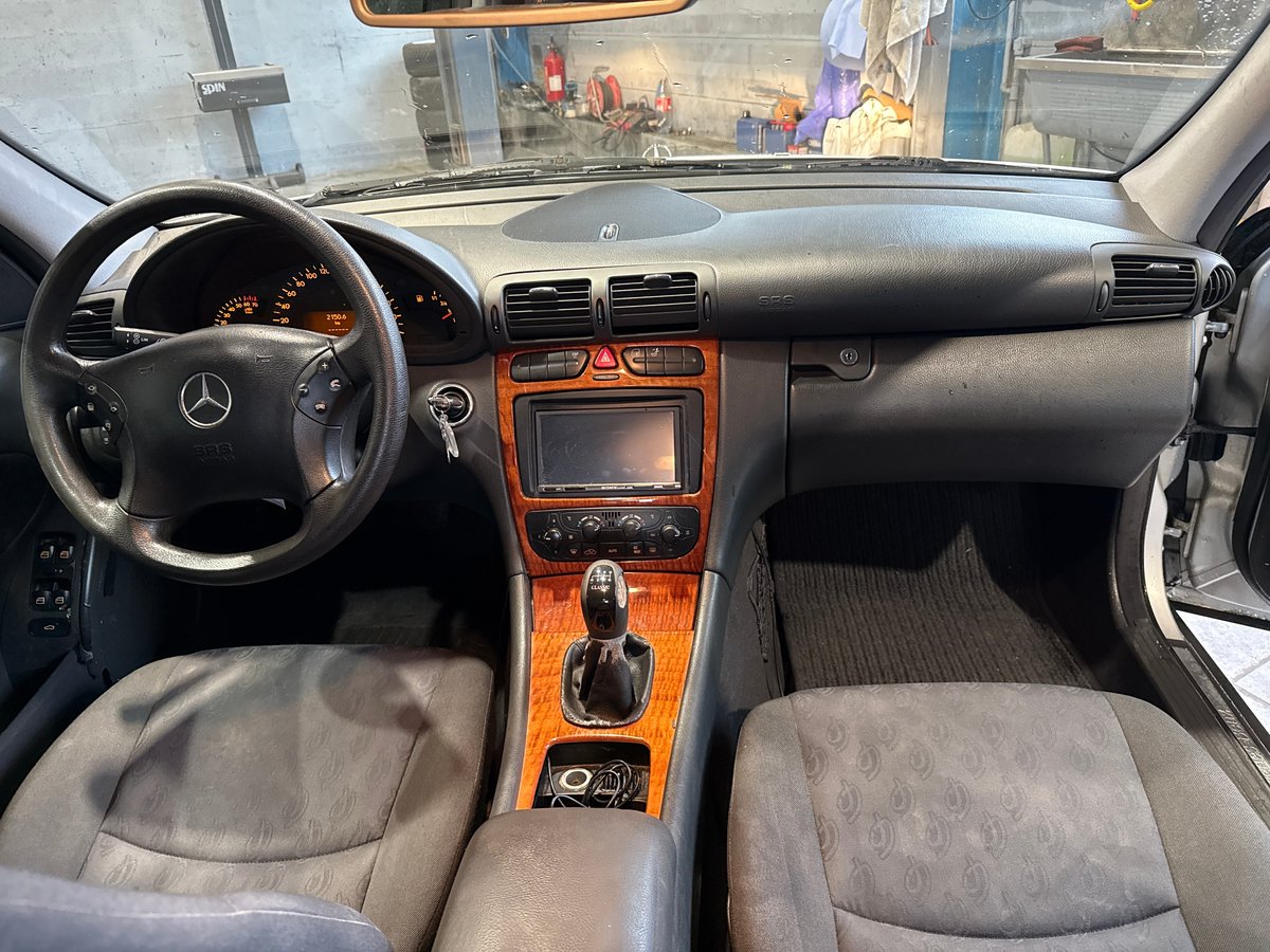 MERCEDES-BENZ C 240 Avantgarde, Essence, Occasion / Utilisé, Manuelle - 7