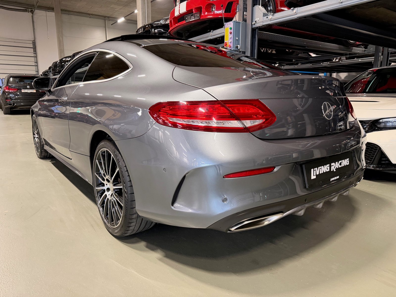 MERCEDES-BENZ C 250 AMG Line Coupé 7G-tronic, Petrol, Second hand / Used, Automatic - 3