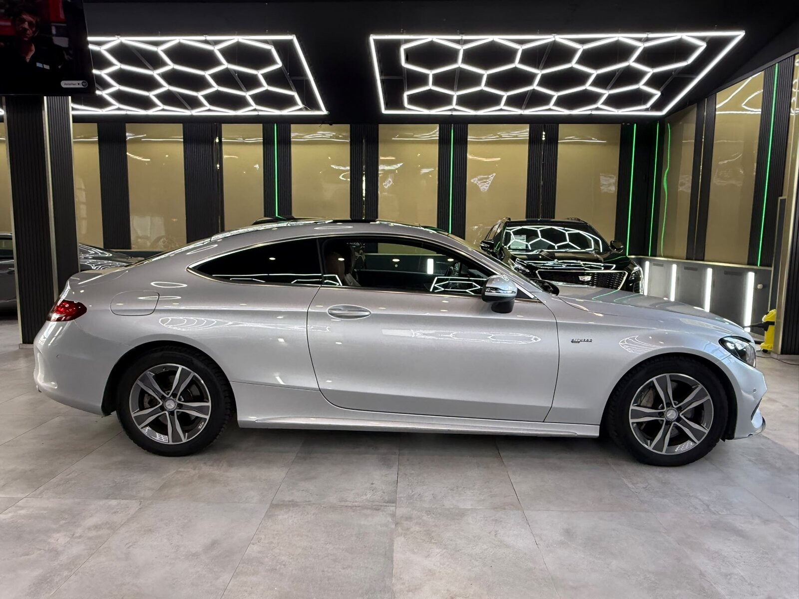 MERCEDES-BENZ C 250 AMG Line Coupé 7G-tronic, Benzin, Occasion / Gebraucht, Automatik - 5