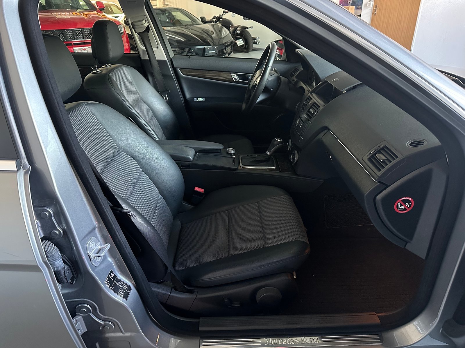 MERCEDES-BENZ C 250 CGI BlueEfficiency Avantgarde Automatic, Essence, Occasion / Utilisé, Automatique - 5