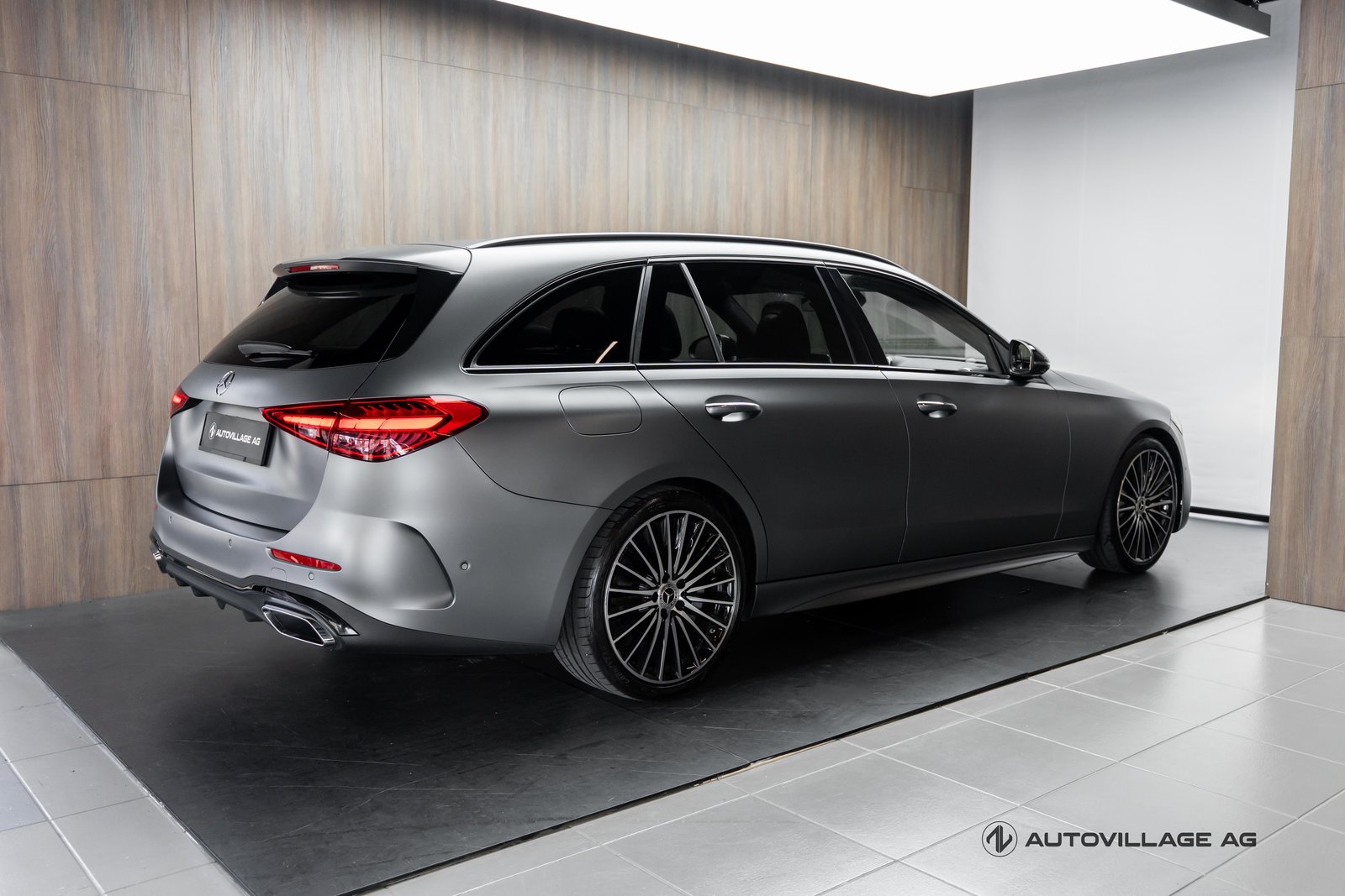 MERCEDES-BENZ C 300 T 4Matic AMG Line  Grau Magno  CH-Fz, Hybride Leggero Benzina/Elettrica, Occasioni / Usate, Automatico - 2