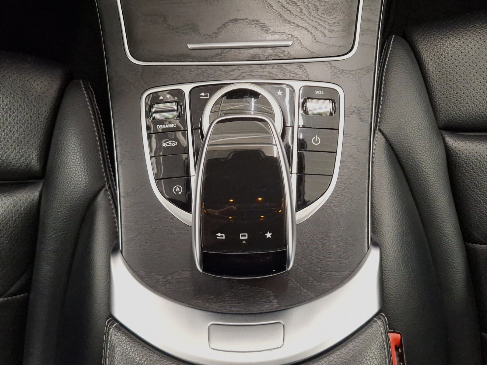 MERCEDES-BENZ C 300 AMG Line, Benzin, Occasion / Gebraucht, Automatik - 7