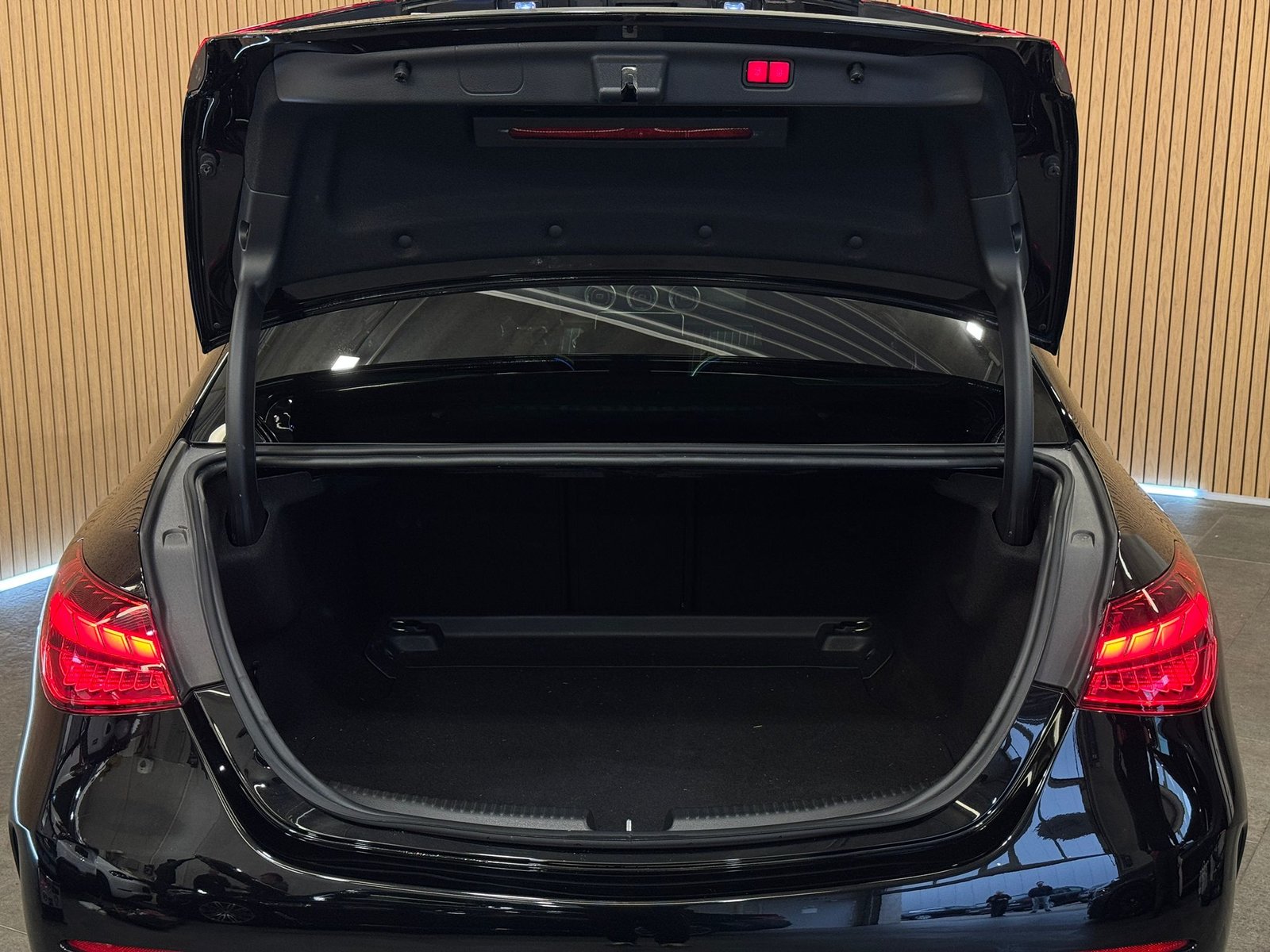 MERCEDES-BENZ C 300 4Matic AMG Line, Mild-Hybrid Benzin/Elektro, Occasion / Gebraucht, Automatik - 5
