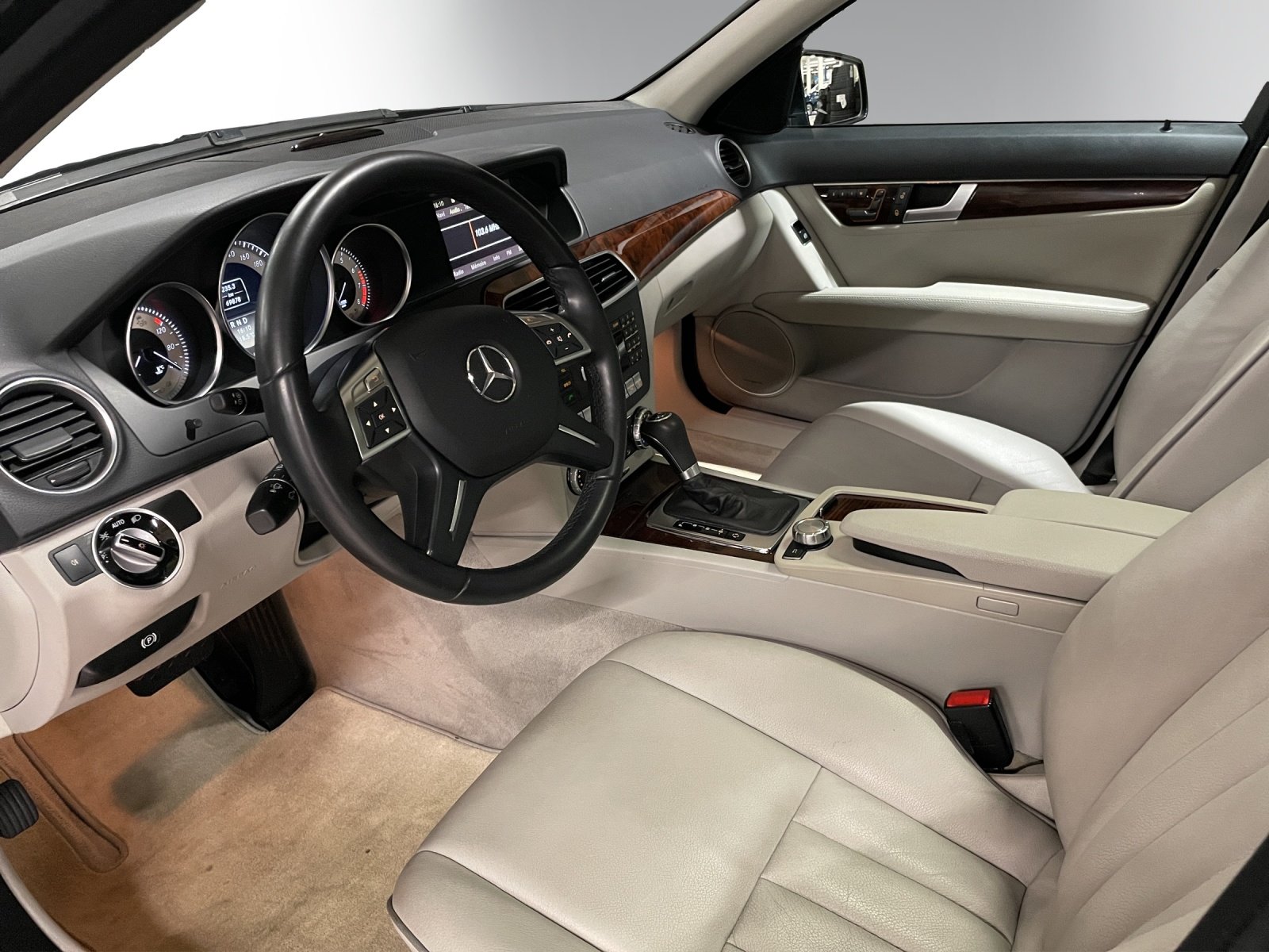 MERCEDES-BENZ C 350 Elégance 4Matic 7G-Tronic, Essence, Occasion / Utilisé, Automatique - 7