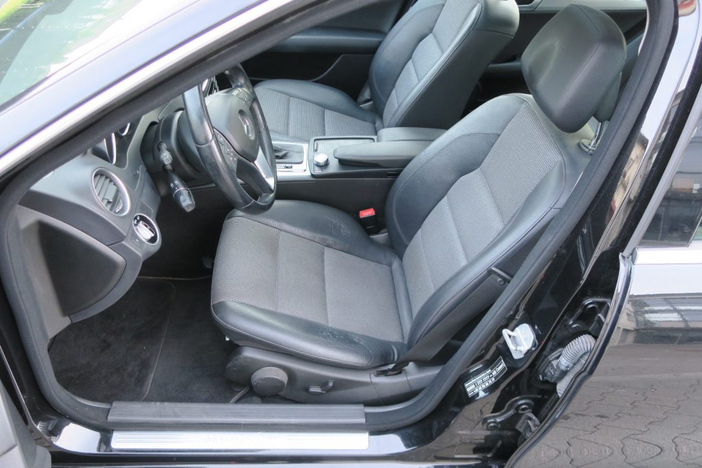 MERCEDES-BENZ C 350 V6 BlueEF Avantgarde, Essence, Occasion / Utilisé, Automatique - 4