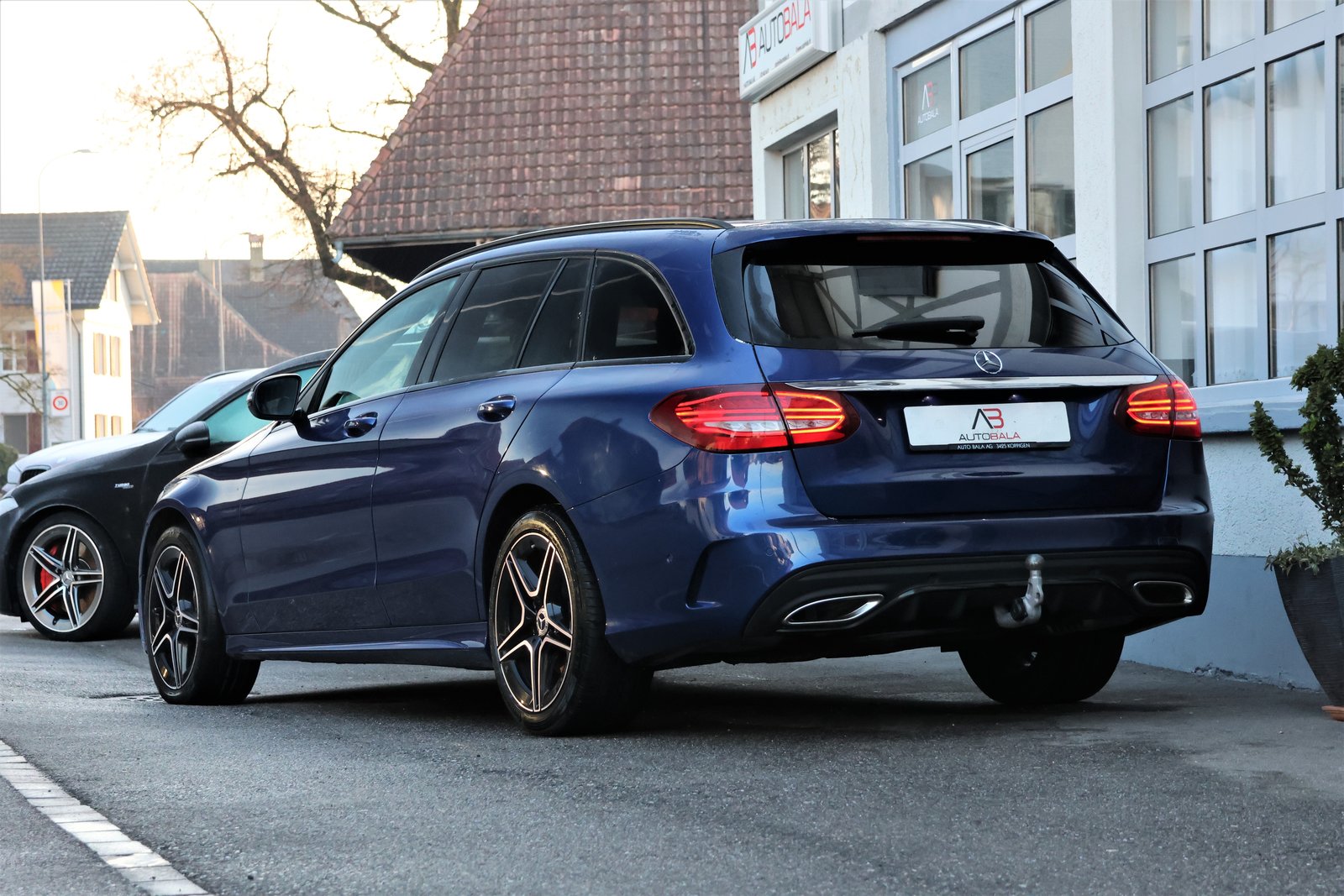 MERCEDES-BENZ C 400 AMG Line 4Matic 9G-Tronic (CH) + 1.8T AH, Benzin, Occasion / Gebraucht, Automatik - 3