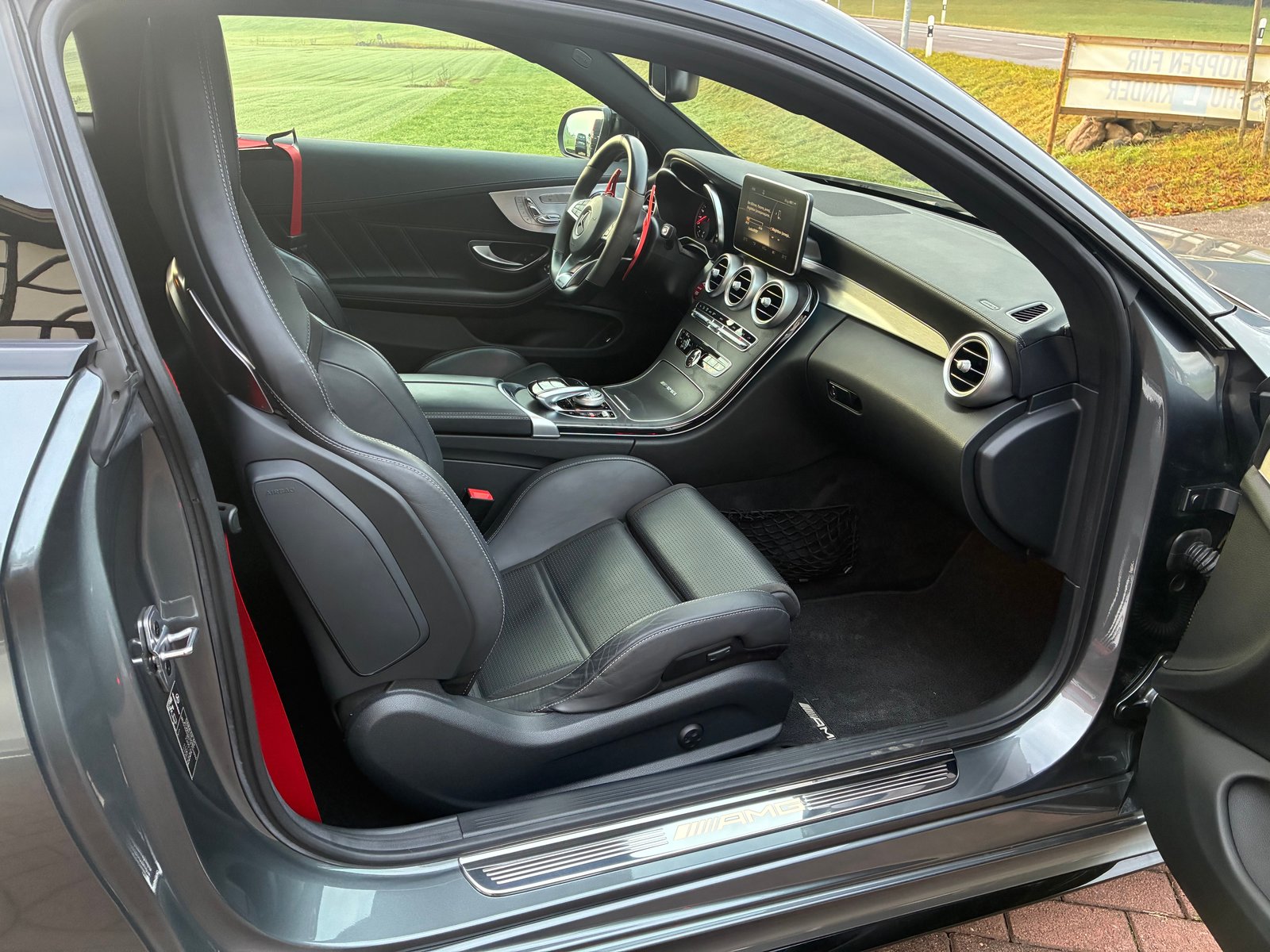 MERCEDES-BENZ C 63 AMG V8, Essence, Occasion / Utilisé, Automatique - 5