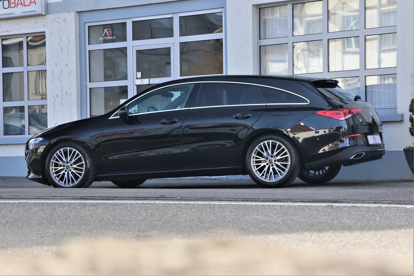 MERCEDES-BENZ CLA Shooting Brake 180 7G-DCT Progressive, Benzina, Occasioni / Usate, Automatico - 4