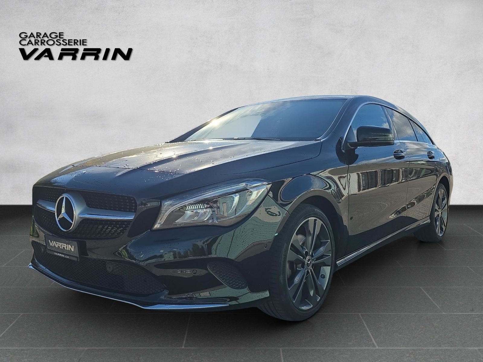 MERCEDES-BENZ CLA 180 Urban Shooting Brake