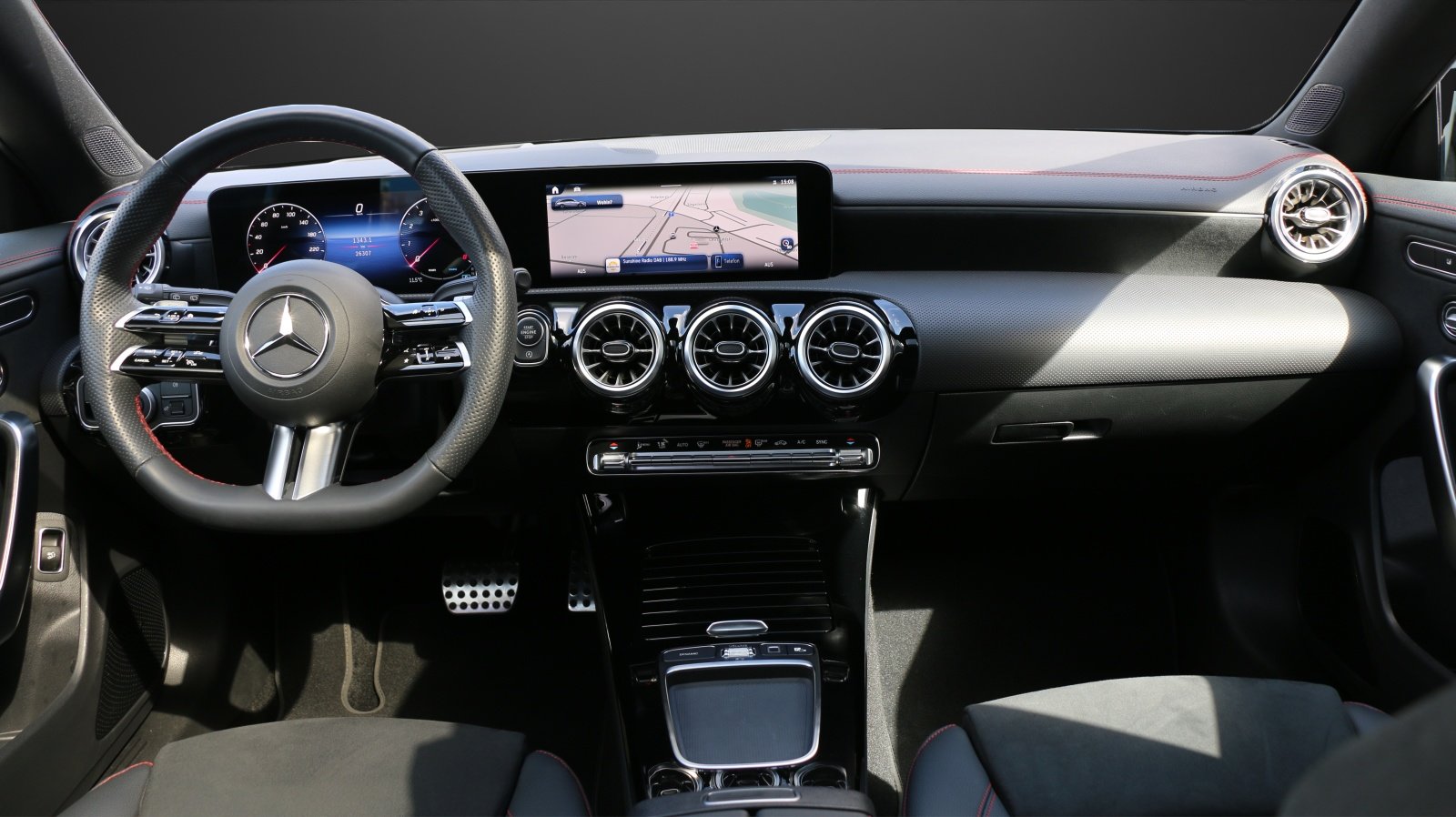 MERCEDES-BENZ CLA SB 180 7G-DCT, Mild-Hybrid Benzin/Elektro, Occasion / Gebraucht, Automatik - 6