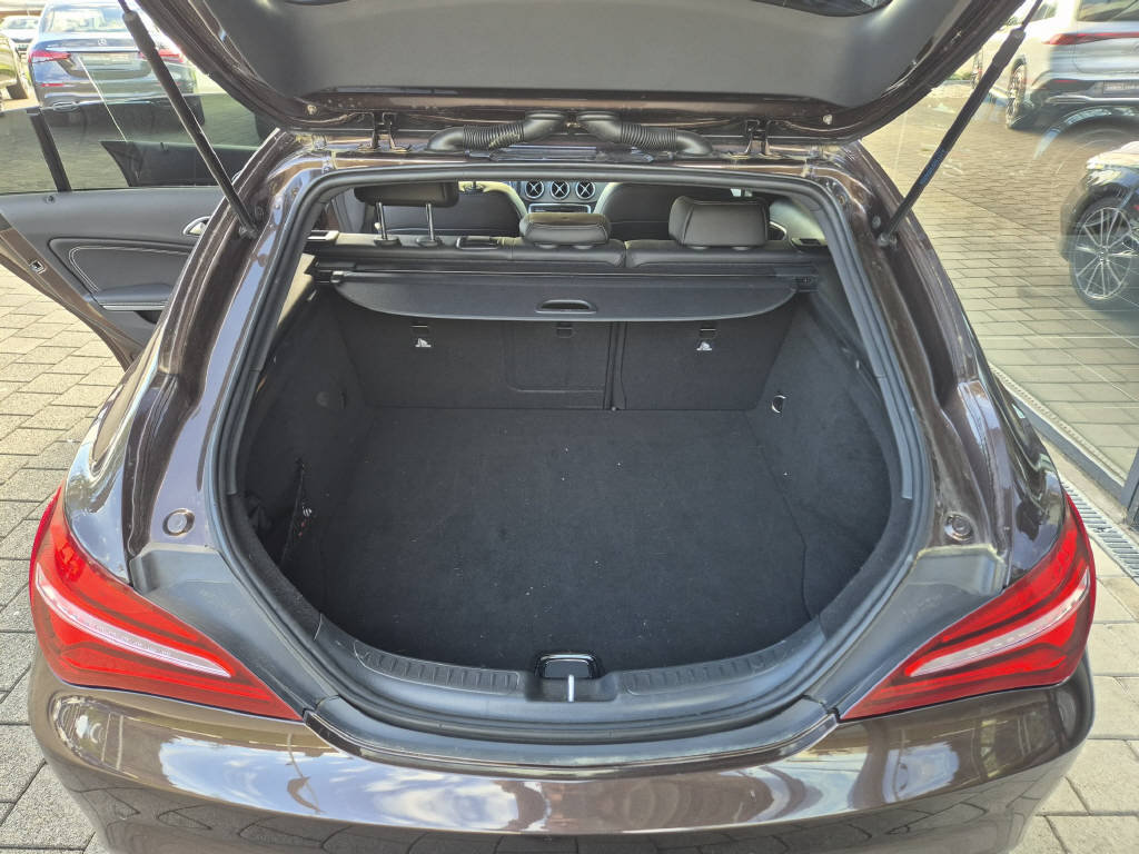 MERCEDES-BENZ CLA 180 Urban Shooting Brake, Petrol, Second hand / Used, Automatic - 4