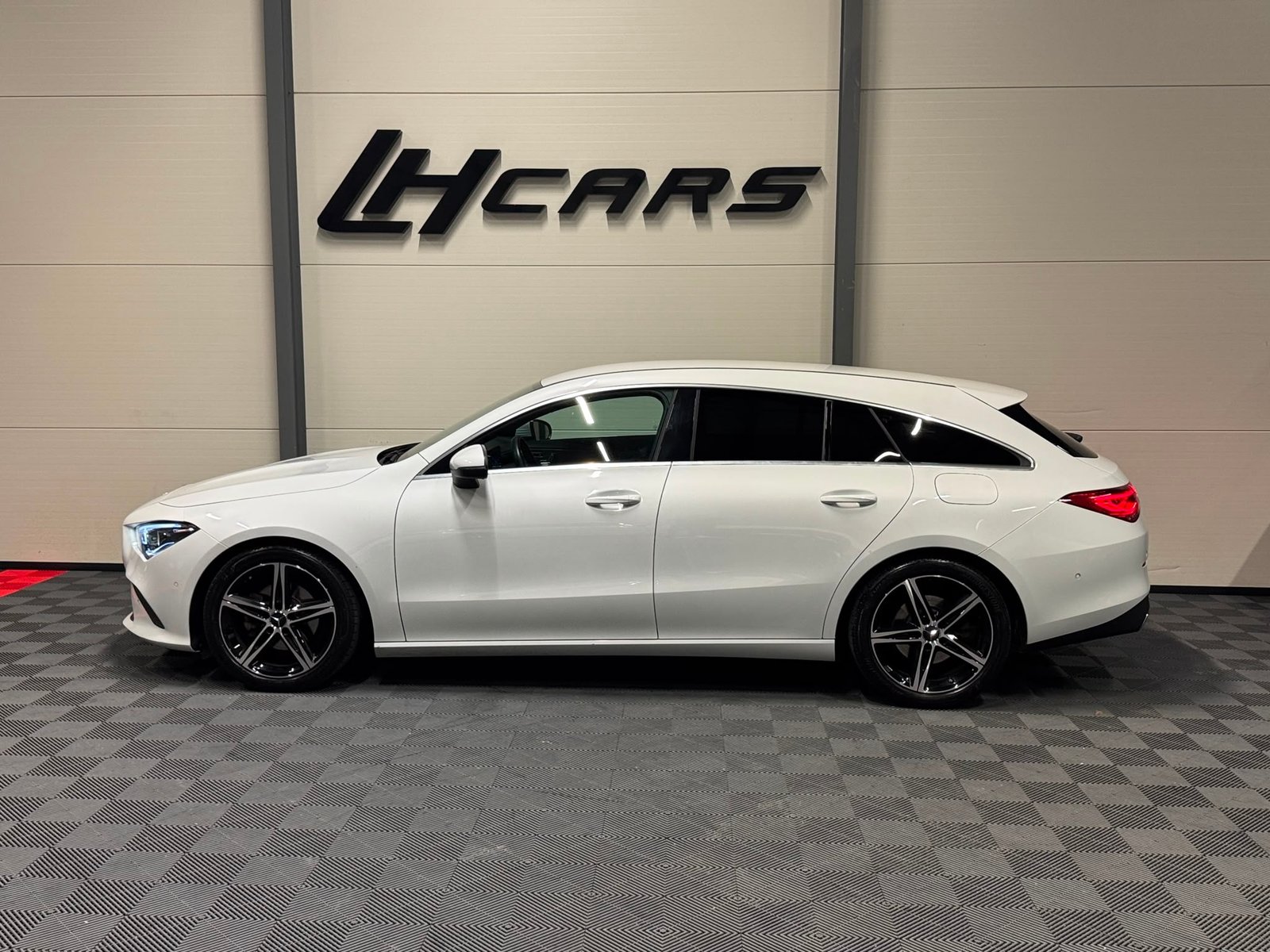 MERCEDES-BENZ CLA 180 Progressive Shooting Brake, Petrol, Second hand / Used, Automatic - 2