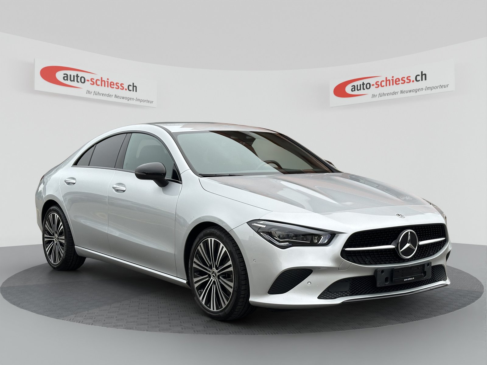 MERCEDES-BENZ CLA 180 Progressive Night 7G-DCT