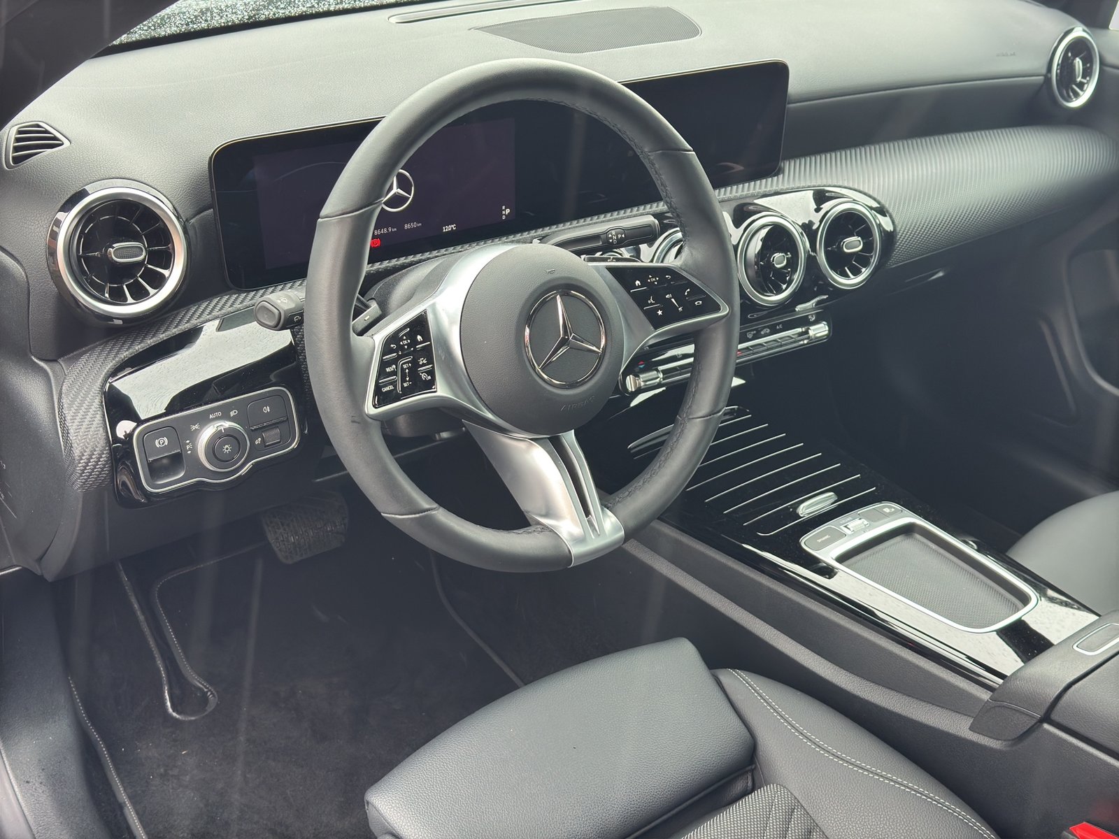 MERCEDES-BENZ CLA 180 7G-DCT, Mild-Hybrid Petrol/Electric, Second hand / Used, Automatic - 7