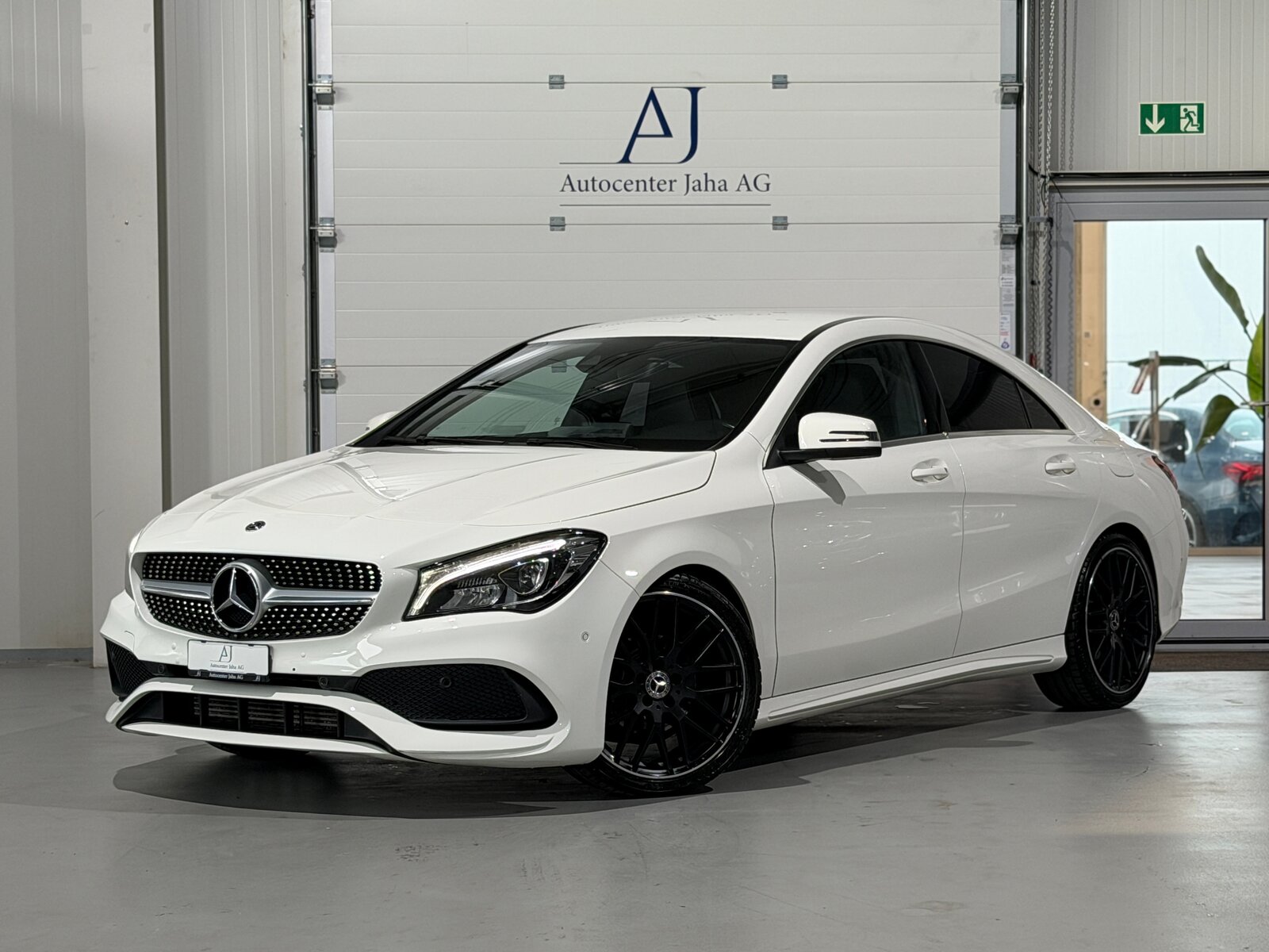 MERCEDES-BENZ CLA 180 AMG Line 7G-DCT