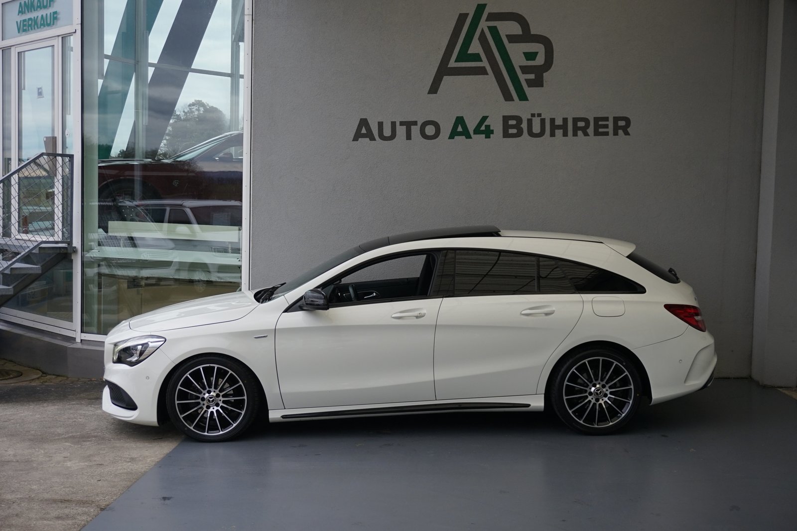 MERCEDES-BENZ CLA 200 AMG Line