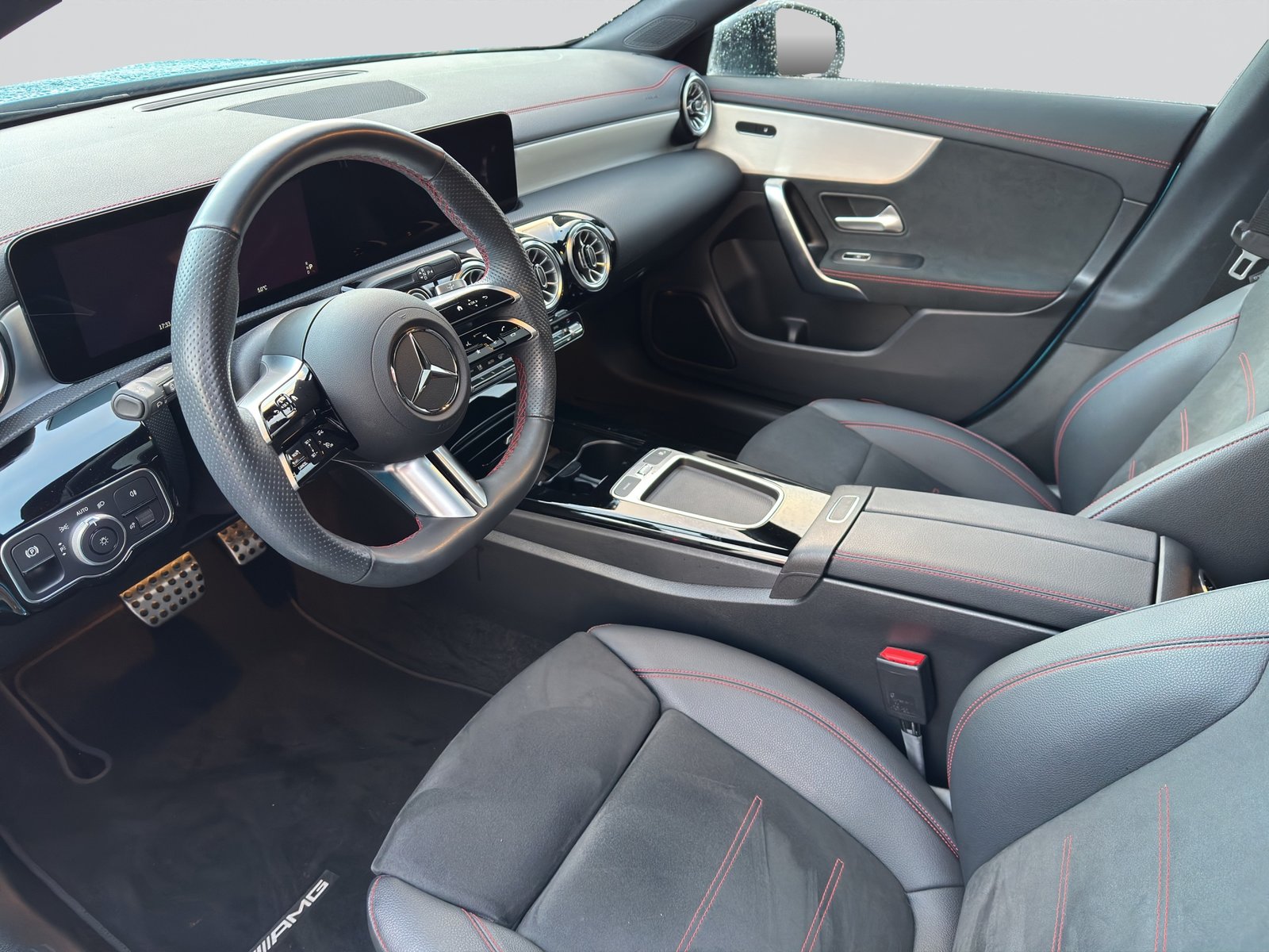 MERCEDES-BENZ CLA Shooting Brake 200 7G-DCT AMG-Line Night, Mild-Hybrid Benzin/Elektro, Occasion / Gebraucht, Automatik - 7
