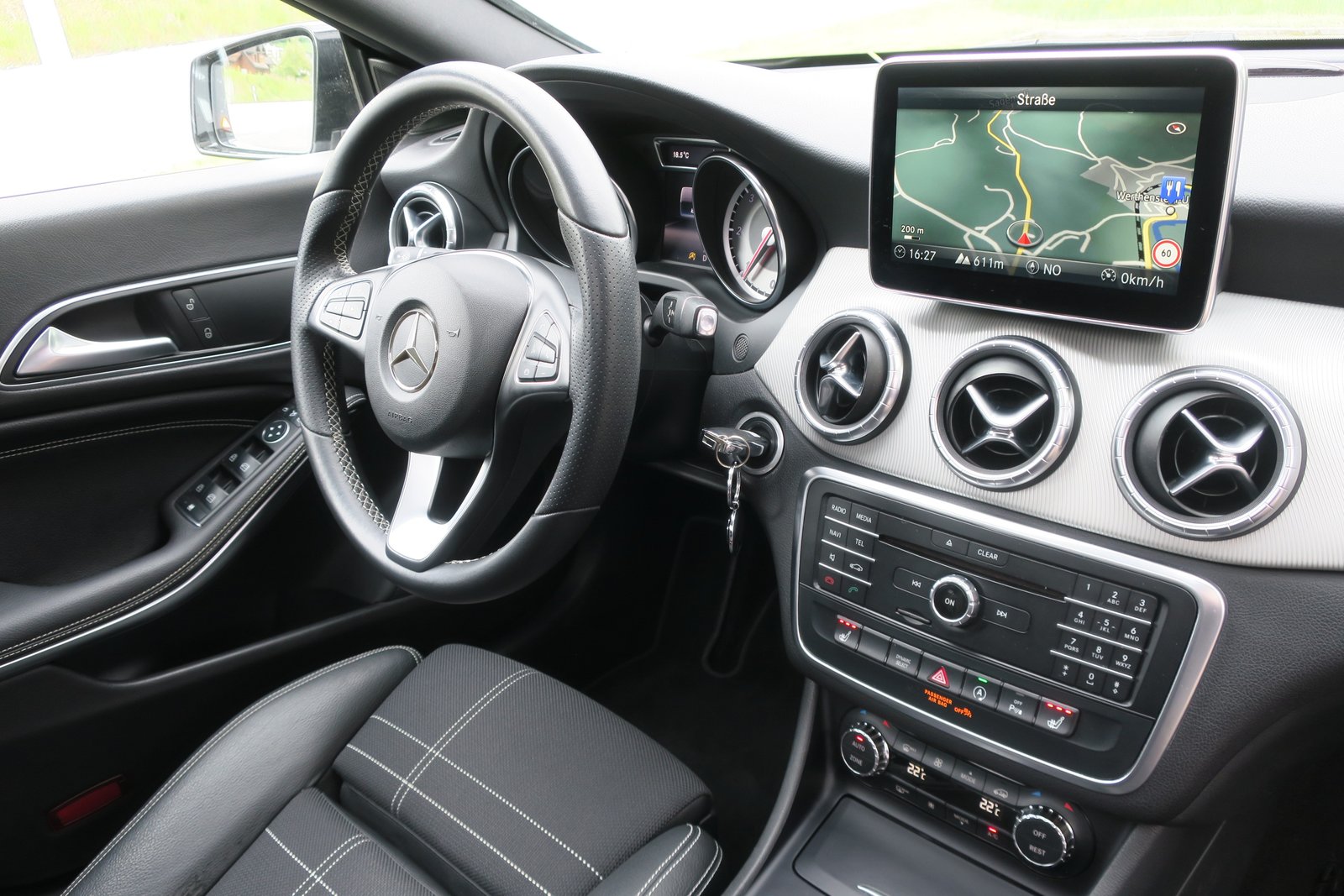 MERCEDES-BENZ CLA Shooting Brake 200 d Night Star 7G-DCT, Diesel, Occasioni / Usate, Automatico - 3