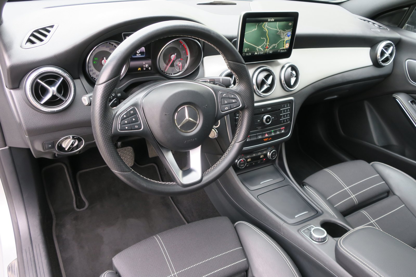 MERCEDES-BENZ CLA Shooting Brake 200 d Night Star 7G-DCT, Diesel, Occasioni / Usate, Automatico - 6