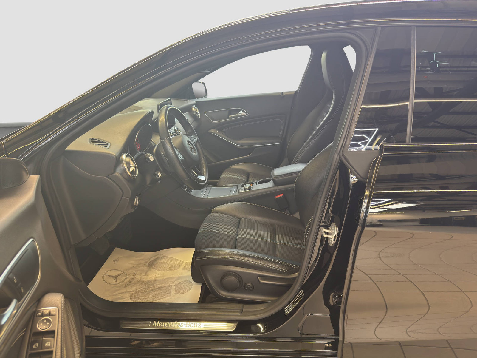 MERCEDES-BENZ CLA 200 Shooting Brake Night Star, Petrol, Second hand / Used, Automatic - 7