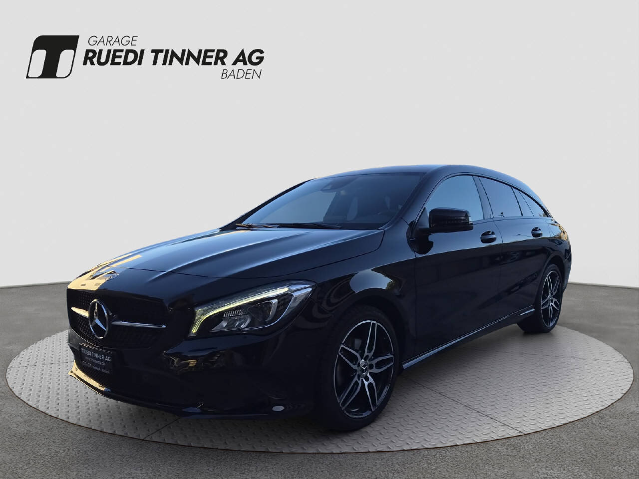 MERCEDES-BENZ CLA 200 Urban Shooting Brake