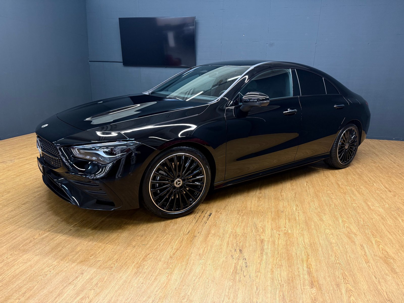 MERCEDES-BENZ CLA 200 - AMG / DISTRONIC / 360 Grad Kamera /, Mild-Hybrid Benzin/Elektro, Occasion / Gebraucht, Automatik - 4