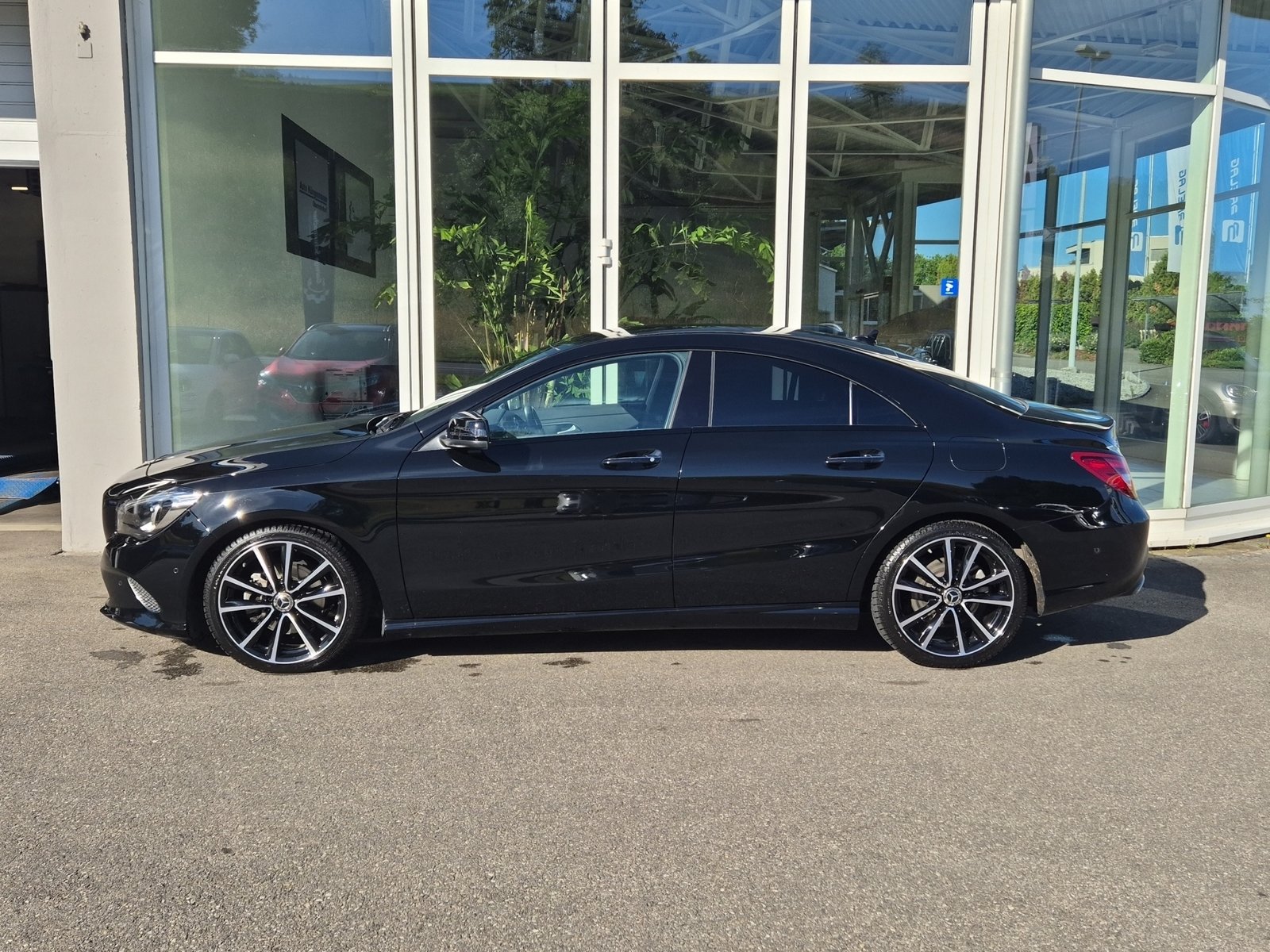 MERCEDES-BENZ CLA 200 d Night Star 7G-DCT, Diesel, Second hand / Used, Automatic - 3