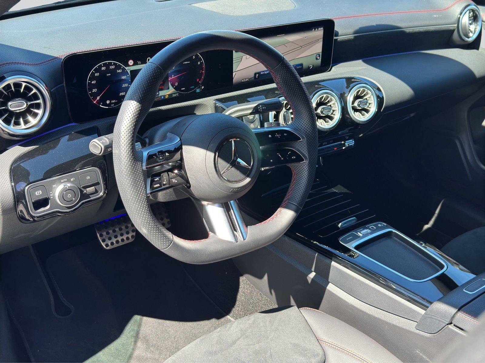 MERCEDES-BENZ CLA 200 AMG Night 7G-DCT, Mild-Hybrid Benzin/Elektro, Occasion / Gebraucht, Automatik - 7