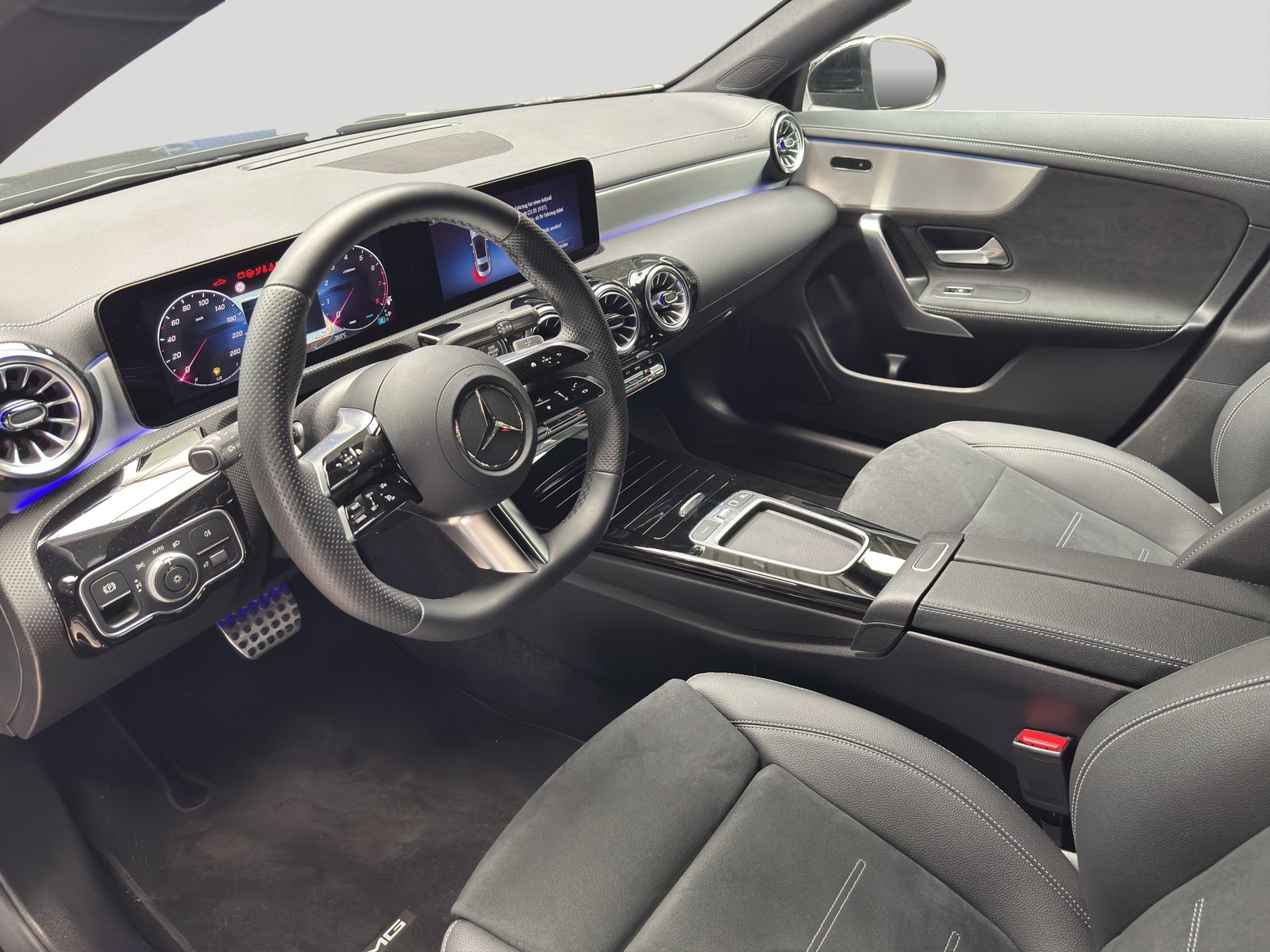 MERCEDES-BENZ CLA 200 AMG Night 7G-DCT, Mild-Hybrid Benzin/Elektro, Occasion / Gebraucht, Automatik - 7