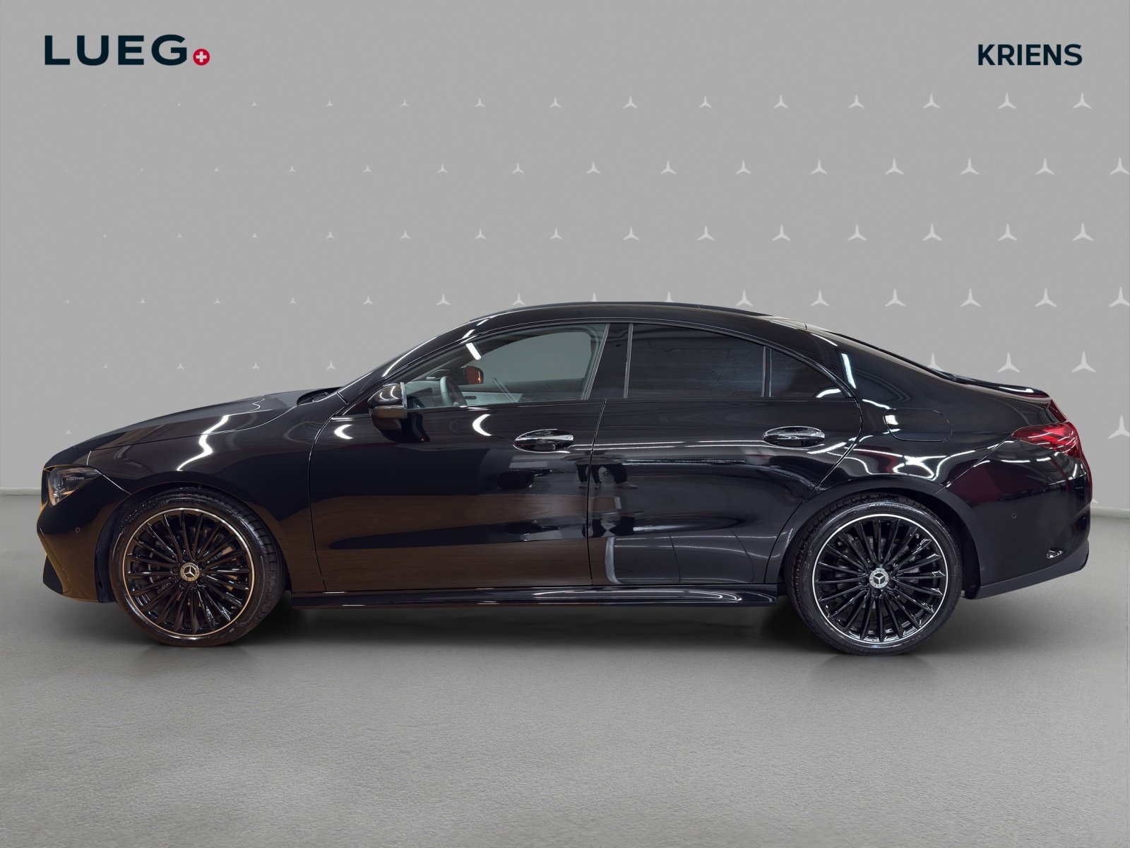 MERCEDES-BENZ CLA 200 - AMG / DISTRONIC / Rückfahrkamera /, Mild-Hybrid Petrol/Electric, Second hand / Used, Automatic - 2
