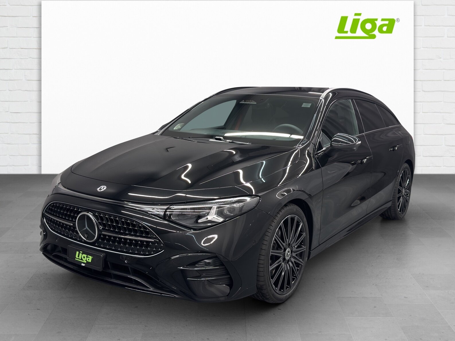 MERCEDES-BENZ CLA 220 AMG Line 4Matic Shooting Brake