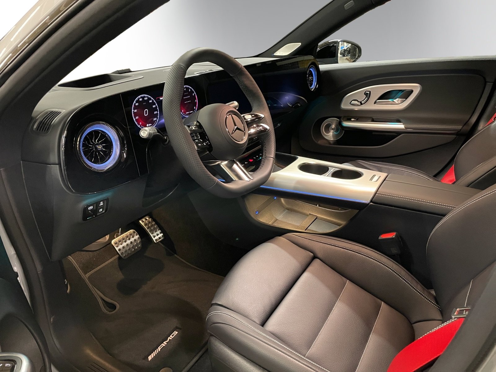 MERCEDES-BENZ CLA 220 8G-DCT 4Matic, Essence, Voiture nouvelle, Automatique - 5