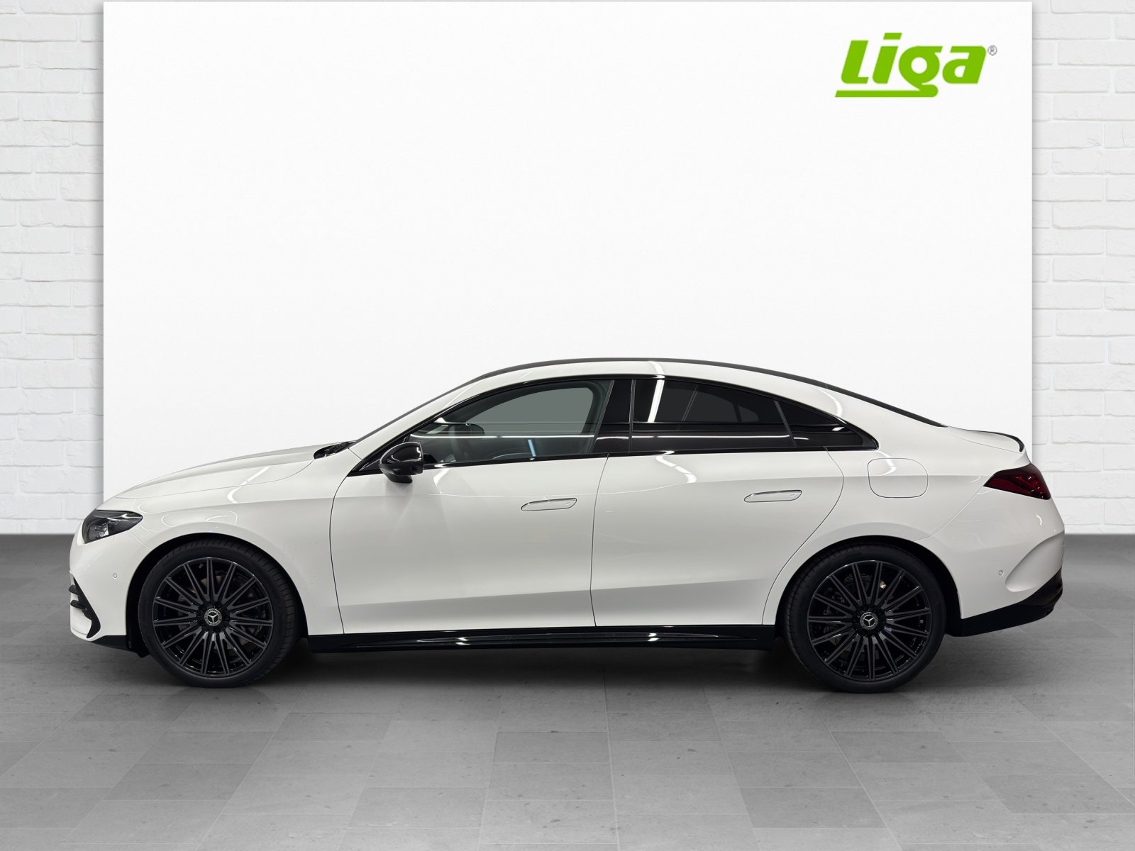 MERCEDES-BENZ CLA 220 AMG Line 4Matic
