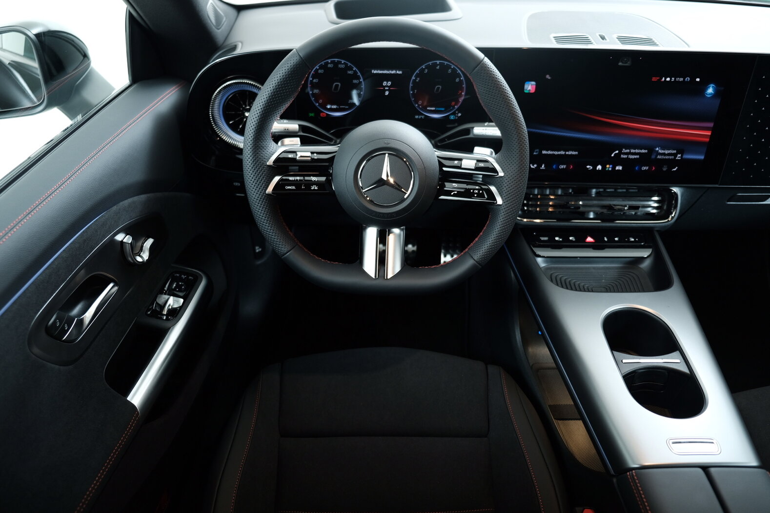 MERCEDES-BENZ CLA 220 8G-DCT 4Matic, Benzin, Vorführwagen, Automatik - 7
