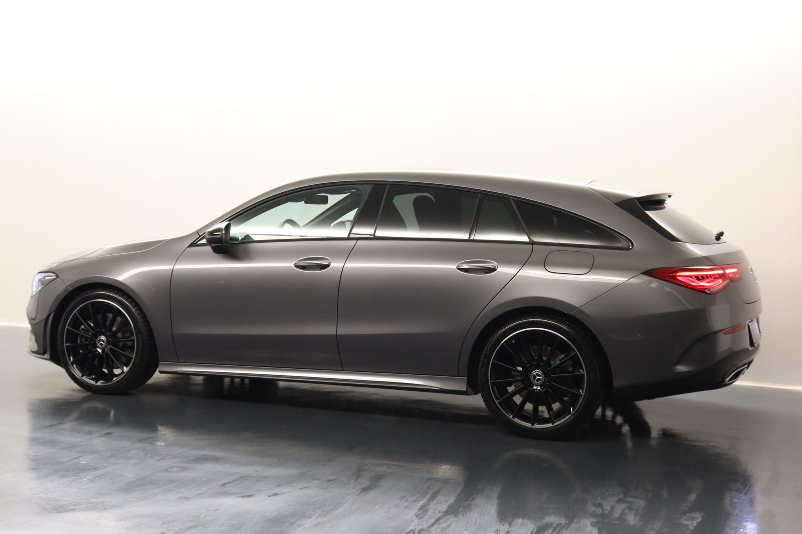 MERCEDES-BENZ CLA 250 Swiss Star AMG Line 4matic Shooting Brake, Benzin, Occasion / Gebraucht, Automatik - 4