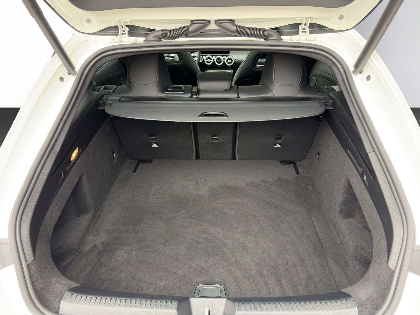MERCEDES-BENZ CLA SB 250 8G-DCT 4M, Mild-Hybrid Petrol/Electric, Second hand / Used, Automatic - 7