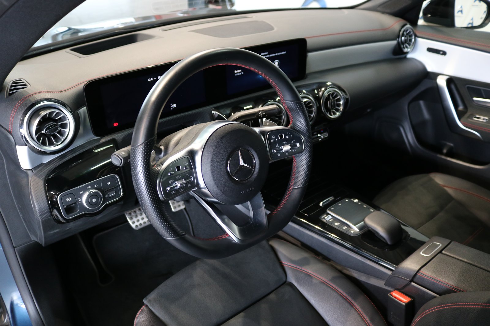 MERCEDES-BENZ CLA Shooting Brake 250 4Matic 7G-DCT AMG Line, Benzin, Occasion / Gebraucht, Automatik - 5
