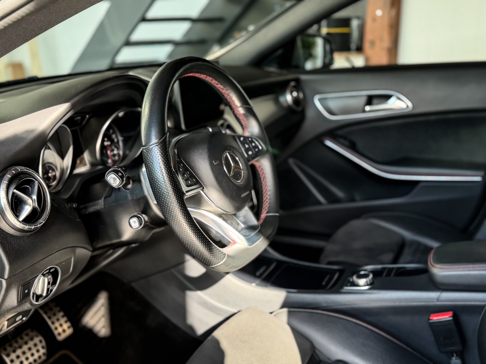 MERCEDES-BENZ CLA Shooting Brake 250 AMG Line 4Matic 7G-DCT, Benzin, Occasion / Gebraucht, Automatik - 7