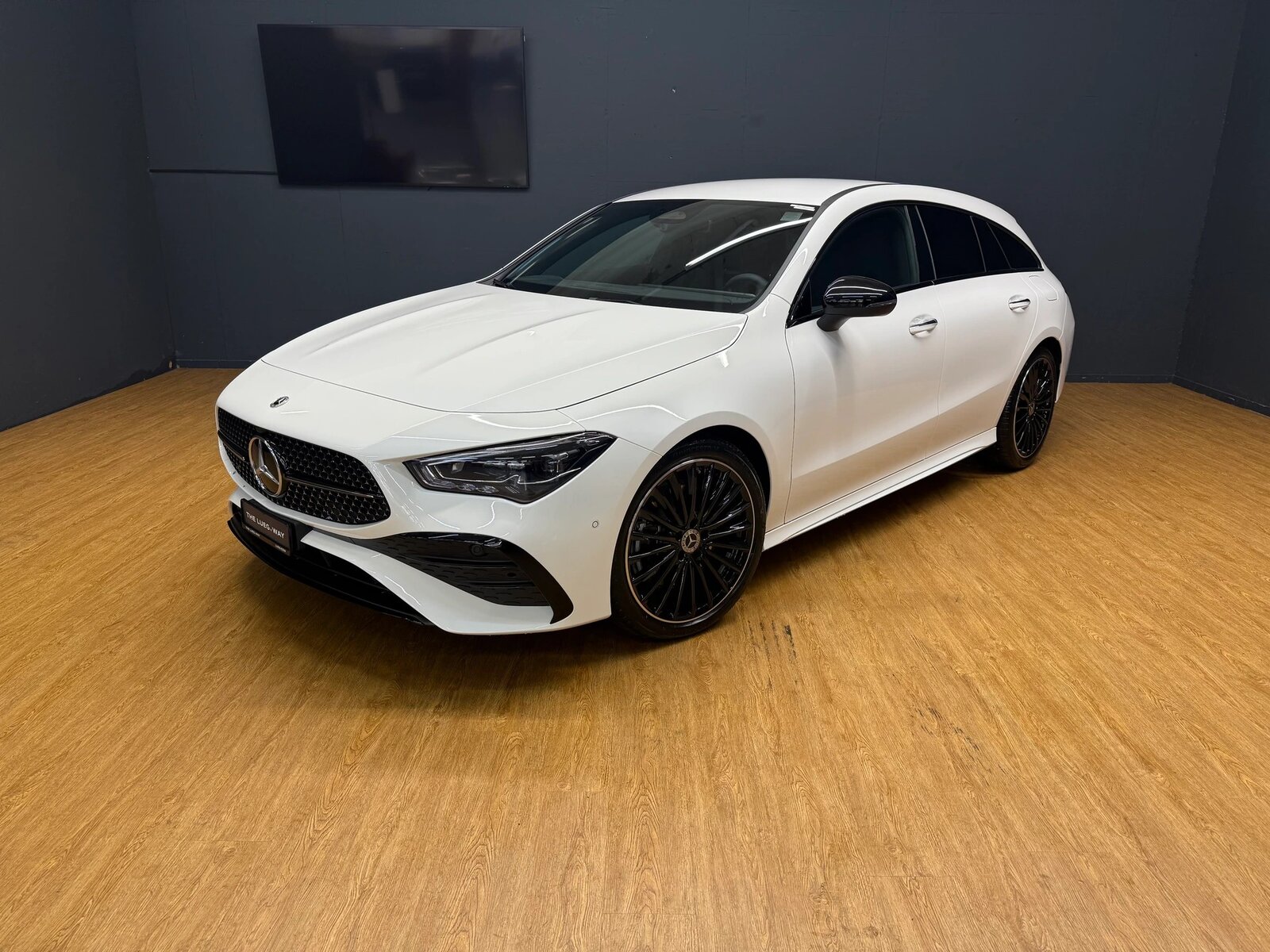 MERCEDES-BENZ CLA 250 4M - SB - AMG / DISTRONIC / Rückfahrkamera / Memor