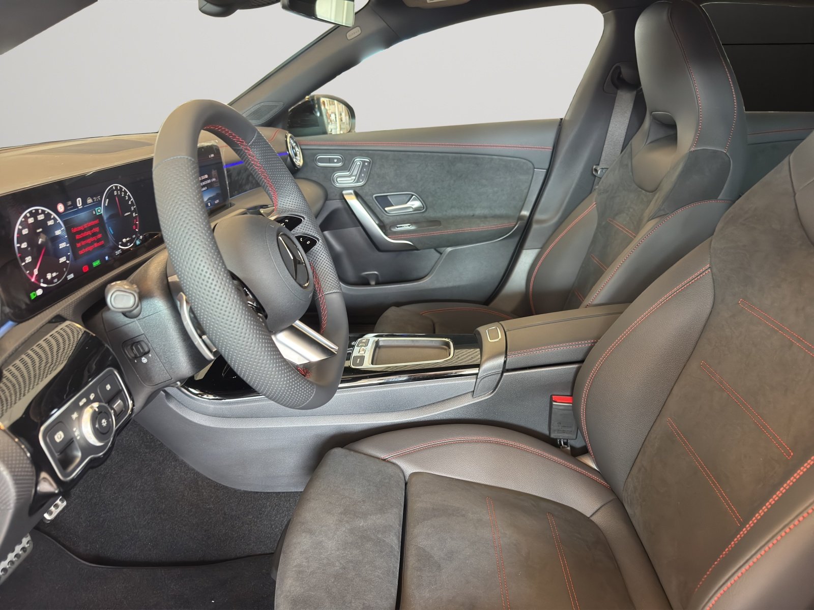 MERCEDES-BENZ CLA 250 e 8G-DCT EQ Star, Plug-in-Hybrid Petrol/Electric, Ex-demonstrator, Automatic - 5
