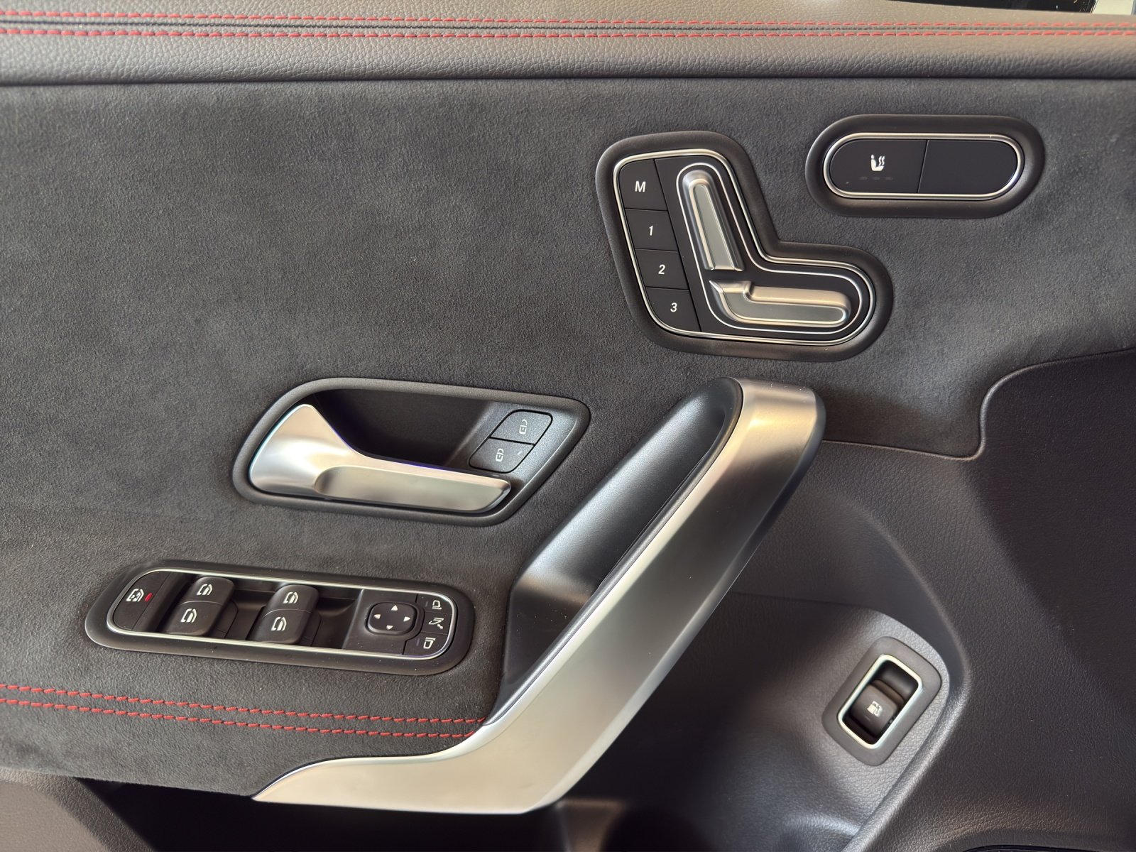 MERCEDES-BENZ CLA 250 e 8G-DCT EQ Star, Plug-in-Hybrid Petrol/Electric, Ex-demonstrator, Automatic - 6